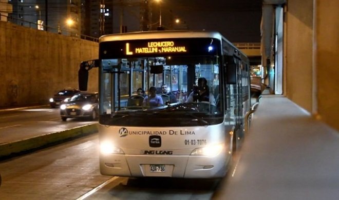 Metropolitano Lechucero en recorrido por la ciudad d Lima